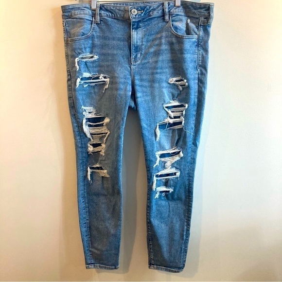 AMERICAN EAGLE Sz 20 Distressed Lined  Light Wash Jeggings - Picture 1 of 14